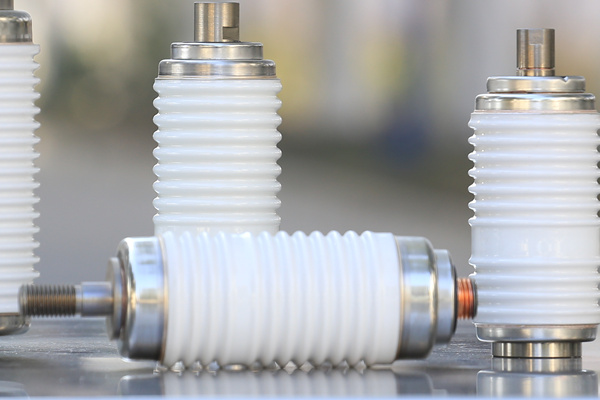 怎樣解決真空滅弧室的漏氣問題？