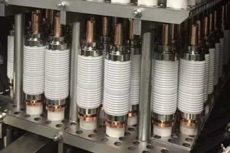 真空開(kāi)關(guān)管產(chǎn)生操作過(guò)電壓的原因是什么？