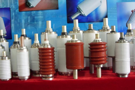 如何判斷真空斷路器中的真空滅弧室需要更換？