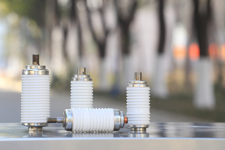 真空開關管接觸點選什么材質好？一般為銅合金！