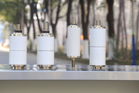 真空開(kāi)關(guān)管結(jié)構(gòu)及工藝有怎樣的特點(diǎn)和優(yōu)勢(shì)？